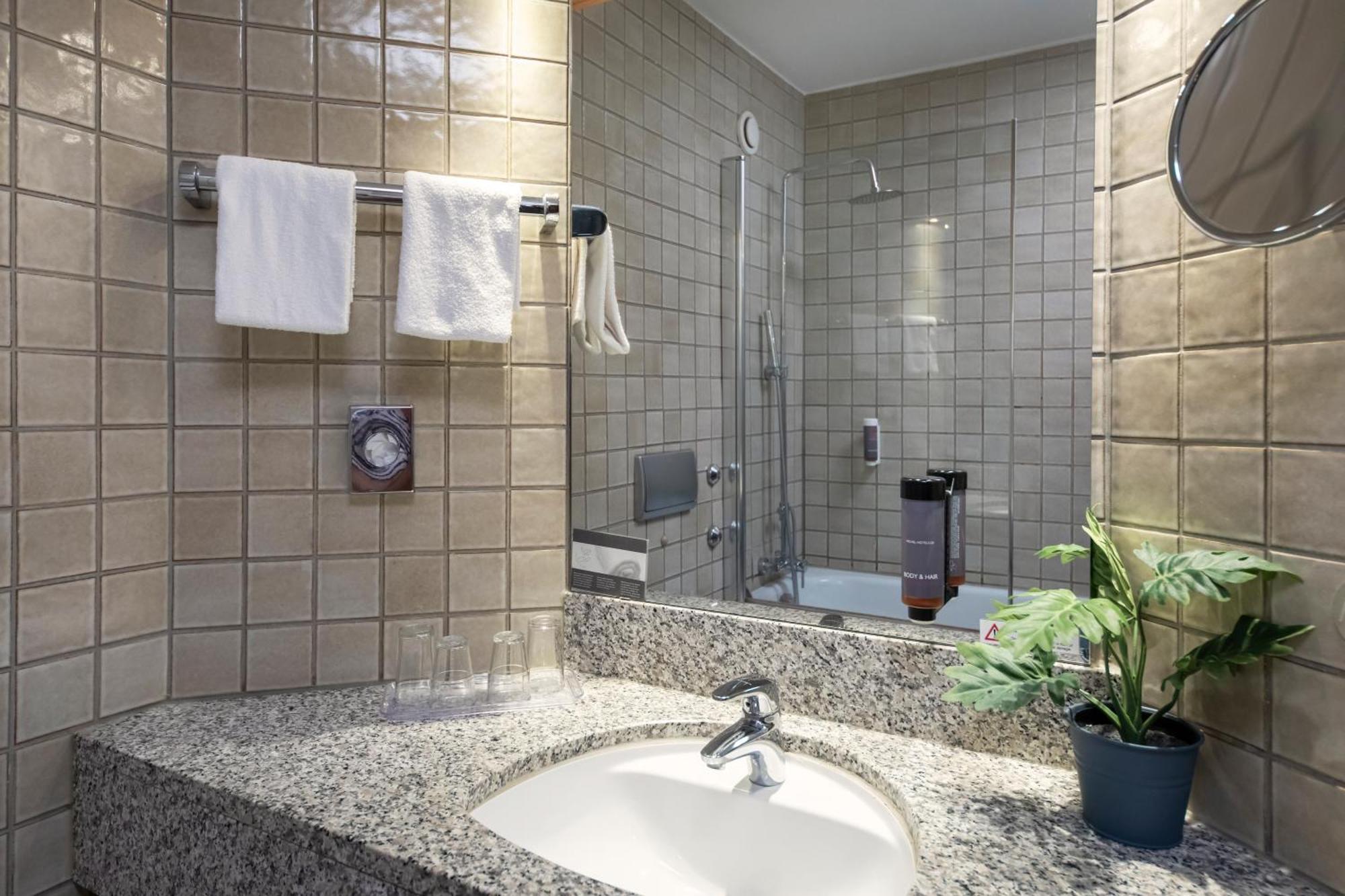 Roomingtons Kaiserhof Ландсхут Екстериор снимка